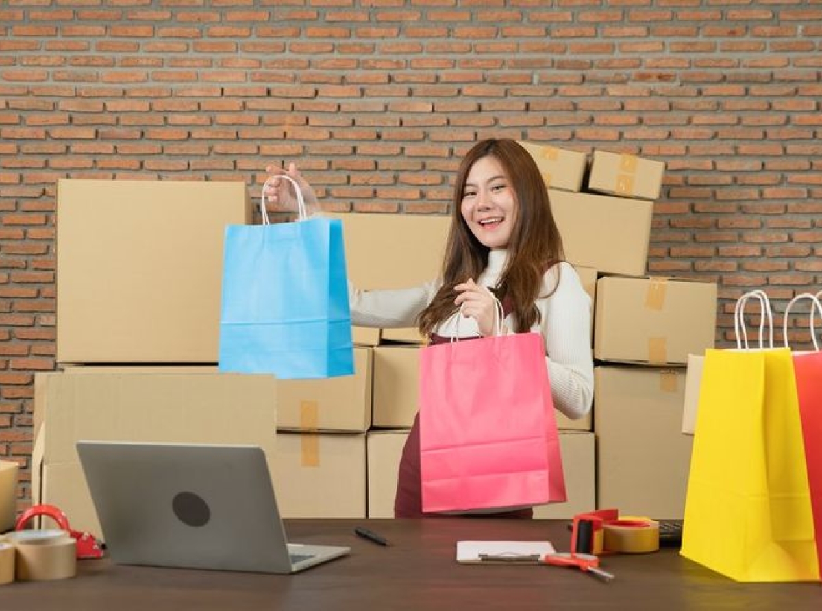 E-commerce retailers tighten return policies for upcoming festive season